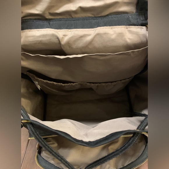 Skip Hop Chelsea Downtown Chic Diaper Bag in color black, great condition! - Picture 4 of 10